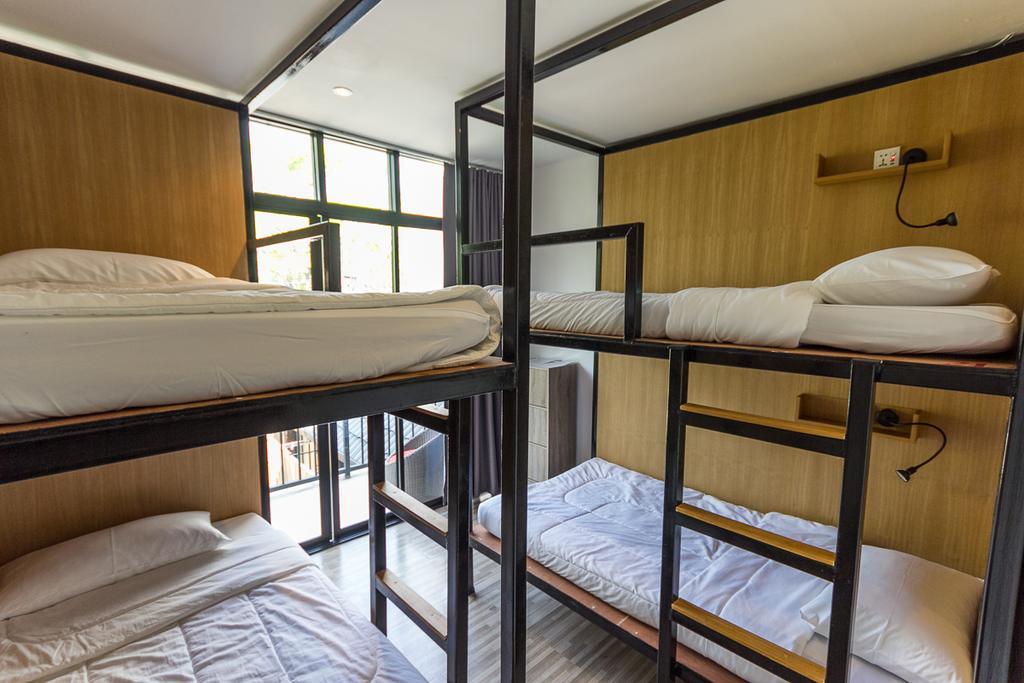 Z'S Hostel At Tha Phae Gate Чиангмай Экстерьер фото